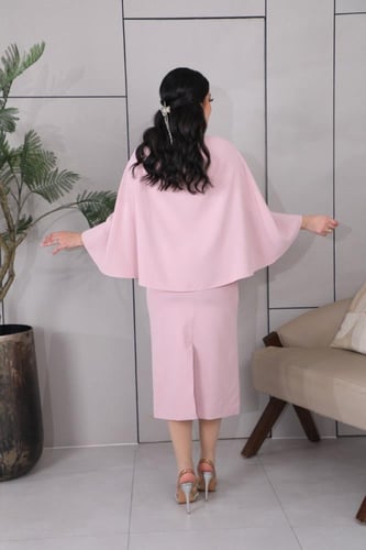 طقم تيور قطعتين راقي مع التطريز على البلوزة والتنو...