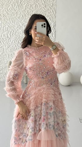 فستان طويل فخم للمناسبات