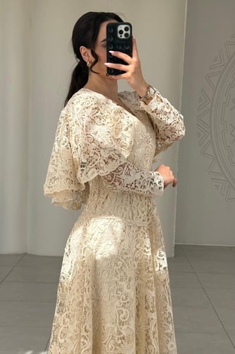 فستان دانتيل فخم وانيق