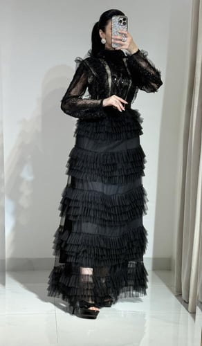 فستان فخم التل مع الدانتيل