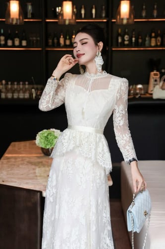 فستان دانتيل انيق مزين بالحزام الناعم