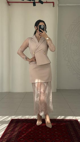 فستان طويل انيق وراقي