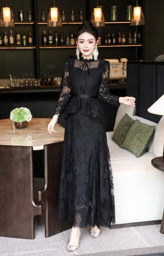 فستان دانتيل انيق مزين بالحزام الناعم