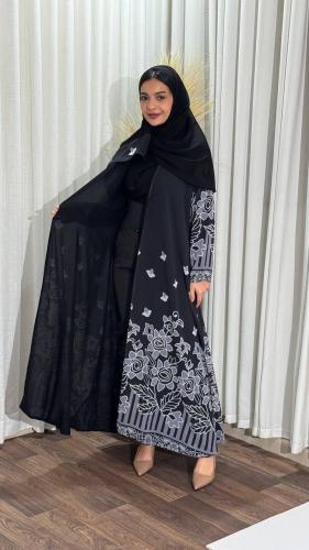 عباية لارين