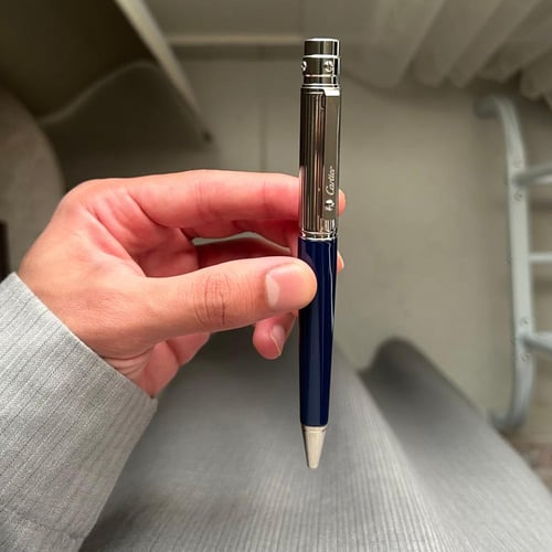 قلم كارتيير كحلي