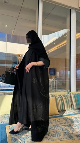 عباية ورقة خضراء