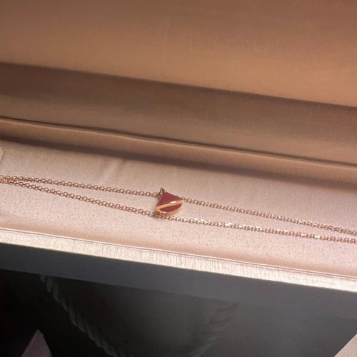 اسوارة ديفاز دريم بحجر عقبق احمر وذهب وردي