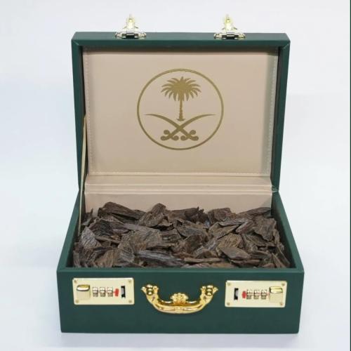 العود لازرق درجة ملكية
