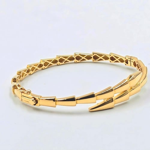 18K Gold Bangle