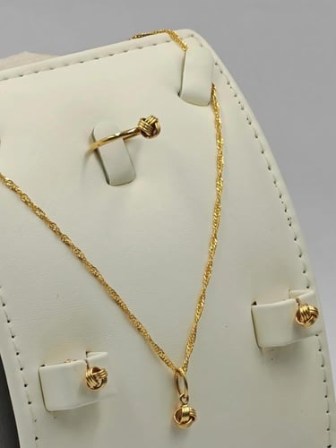 طقم ذهب عيار 18 - 18K Gold set