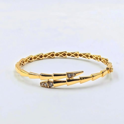 18K Gold Bangle