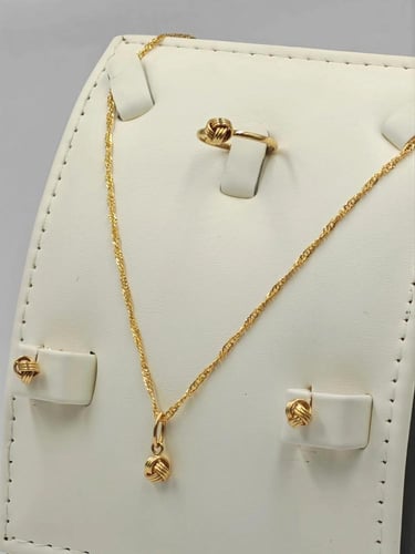 طقم ذهب عيار 18 - 18K Gold set