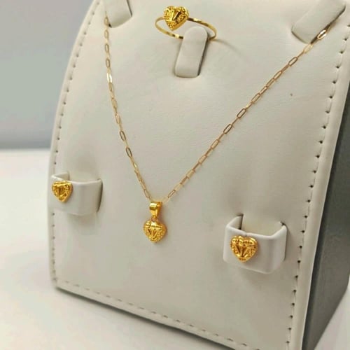 18k Set Heart Shape - عقد ذهب عيار 18