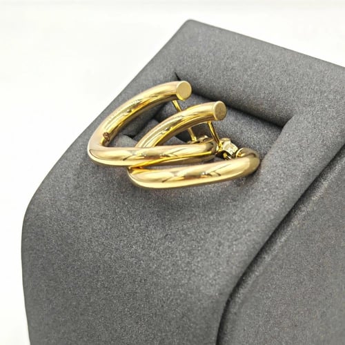 حلق عيار 18 - 18K Hoops Earrings