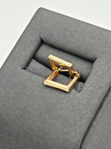 Earring 18K Gold- حلق ذهب عيار 18