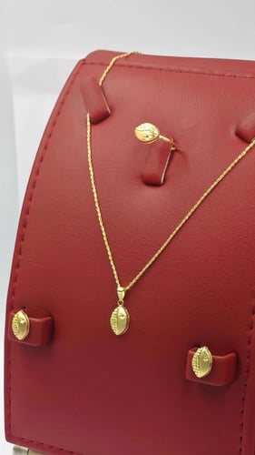 طقم ذهب عيار 18 - 18K Gold set