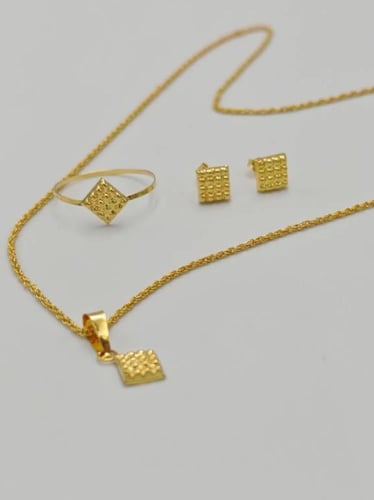Set 18k Gold - عقد ذهب عيار 18