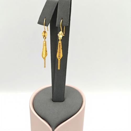 حلق متدلي من الذهب عيار 22