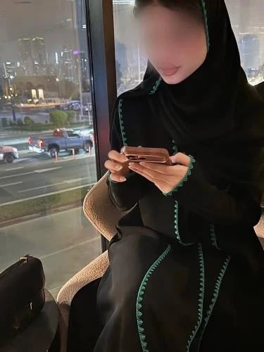 عباية بقماش كريب كوري قصة كلوش