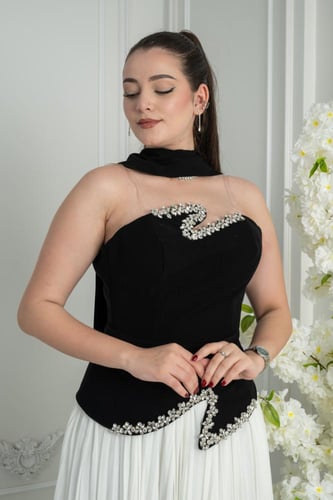 فستان سهرة بكسرات و بتدخيلة كرستال