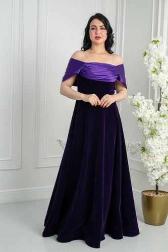 فستان سهرة قطيفة بلمسة فخامة