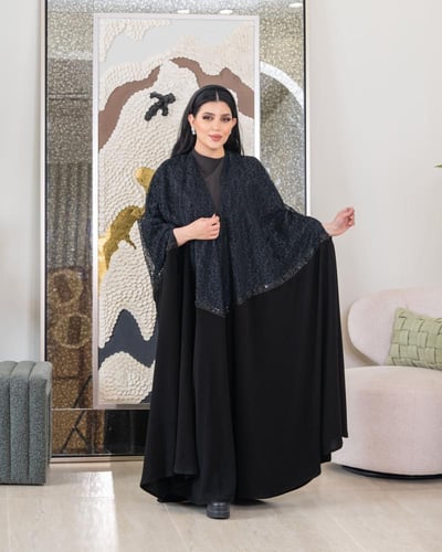 عباية الملكة اسود