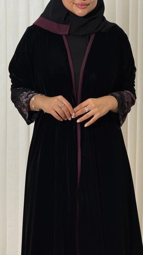 عبايه ملكيه عنابي