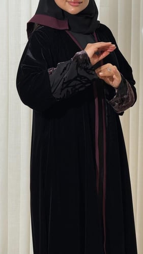 عبايه ملكيه