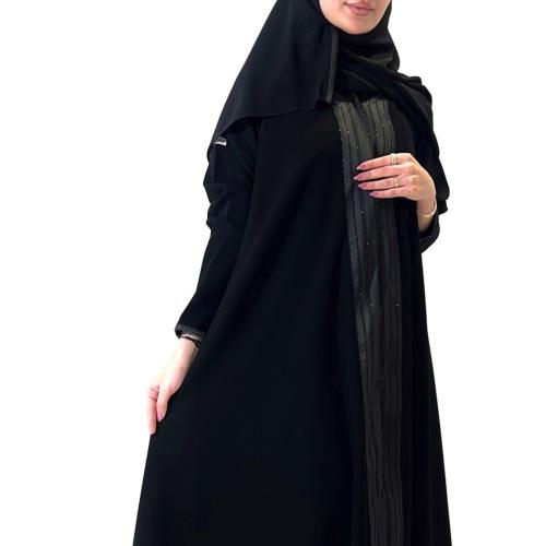 عباية سـدن - نوع القماش ( سراميك اسود + تفتة كحلي على الاطراف ) نص كلوش