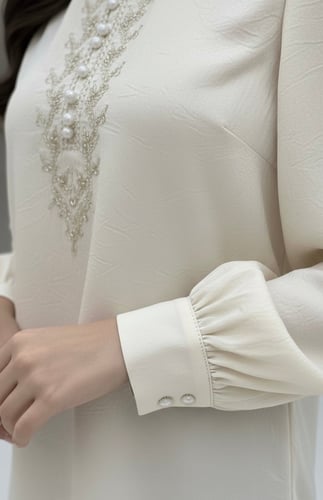 بلوزة : النخبة المطرزة (Elite Embroidered Blouse)