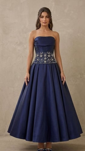 نجمة المساء" (Evening Star Gown)