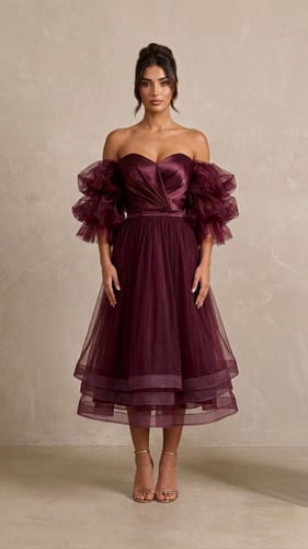 سِحر المارون" (Maroon Charm Dress)