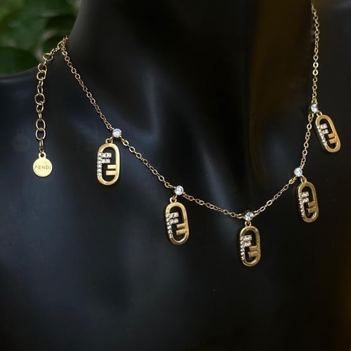 طقم فندي Fendi O’Lock (سلسال وأقراط)