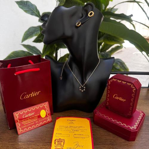 طقم كارتير Cartier Love Circle ذهبي – سلسال وأقراط