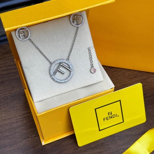 طقم فندي F is Fendi (سلسال وأقراط) - فضي