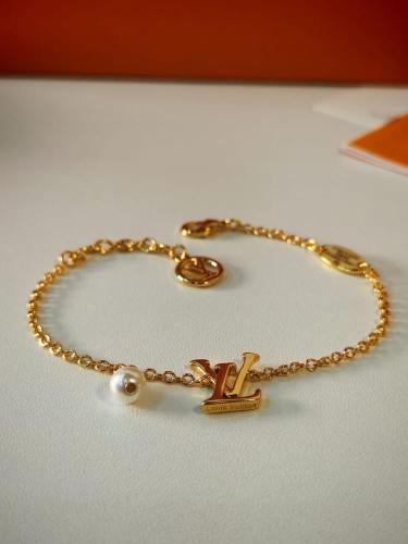 اسوارة Louis Vuitton نانوغرام جولد