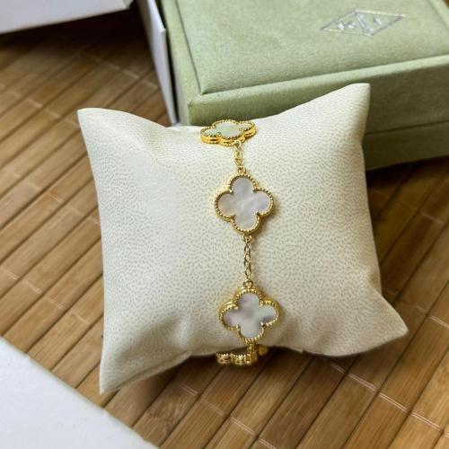 اسوارة فان كليف صدفي 5 وردات