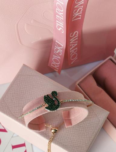 اسوارة البجعة السوداء من سواروفسكي