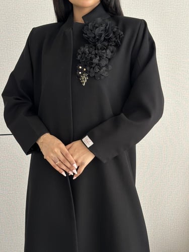 "A56-عباية بليزر ببروش وردات "