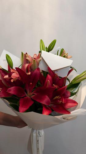 باقة ليليوم احمر | lily Bouquet