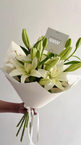باقة الليليوم الابيض | lily Bouquet