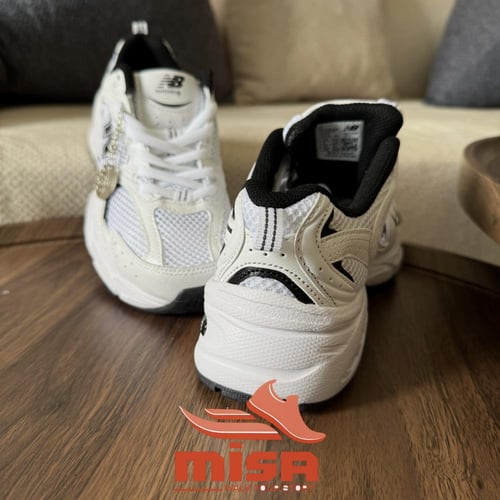 حذاء نيو بالانس 530 أبيض وأسود - New Balance 530 W...