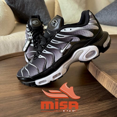 Nike Air Max Plus - أبيض/أسود - نايك إير ماكس بلس...