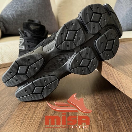 حذاء نيو بالانس 9060 أسود