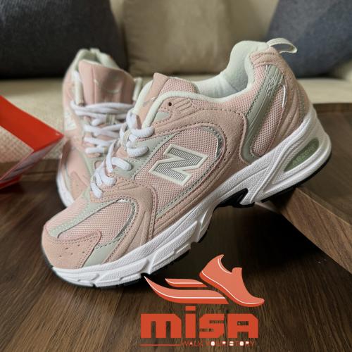 نيو بالانس 530 حذاء رياضي وردي للنساء