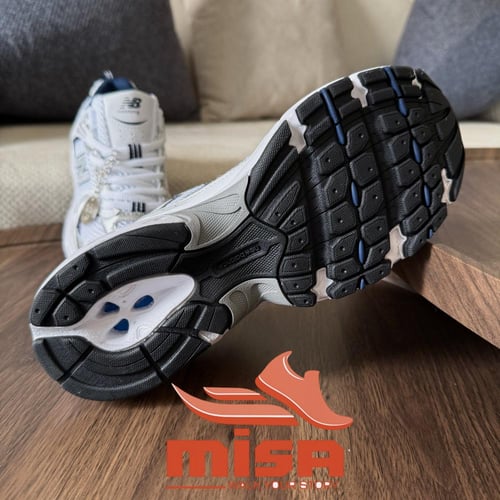 نيو بالانس 530 حذاء رياضي