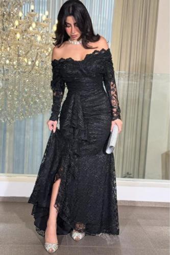 RENATA FASHION فستان سهرة مكشوف الأكتاف باللون الأ...