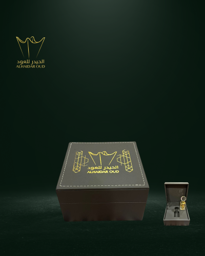 علبة إهداء جلد ربع تولة مع الزجاجة