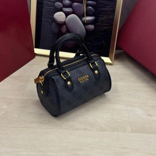 شنطة جس ميني اسود