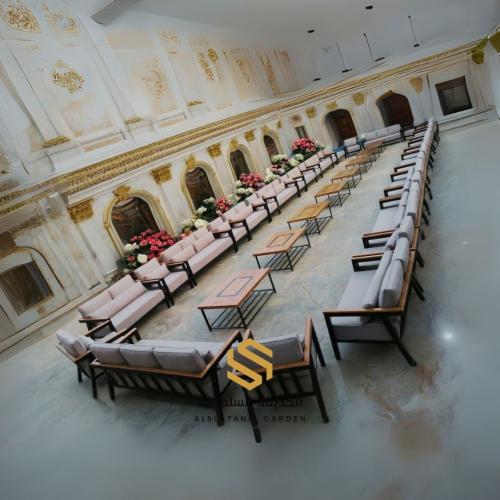 جلسة خارجية 56 مقعد مصنوعة من الحديد والخشب السويد...